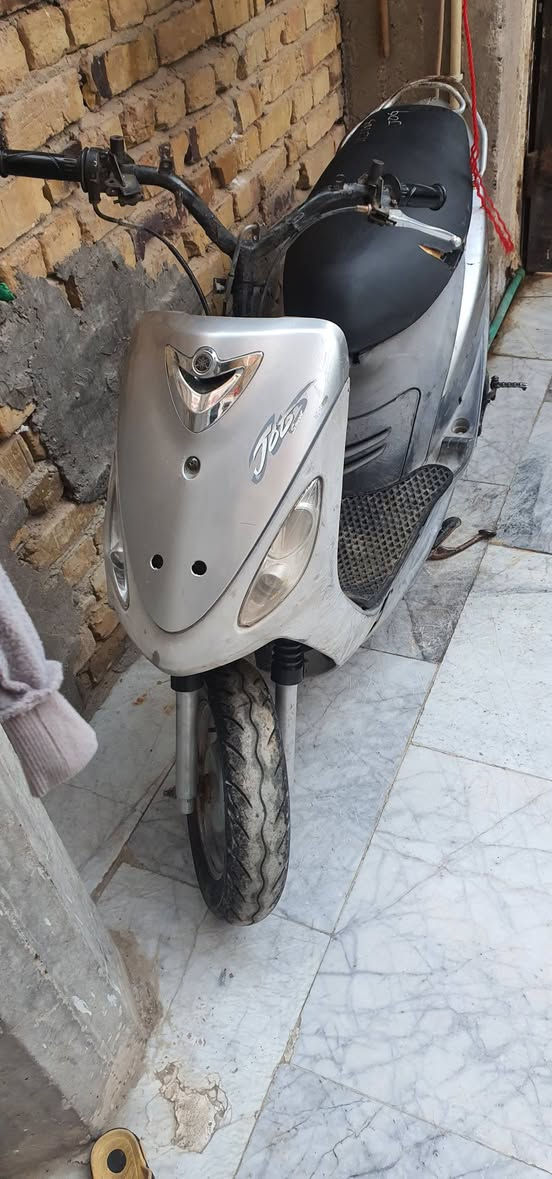 ماكس منغولي درجه حاويه جديد كلش بوشه 55مزوده كلها ختم وحد غرضها كلها كامله السعر ٥٥٠ وبيها مجال ناصريه مركز ***********
