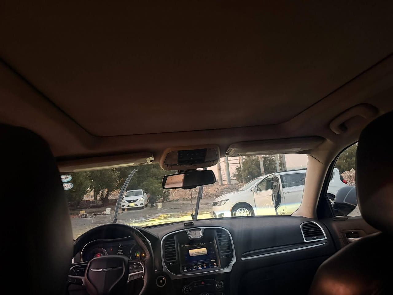 أوباما 2016 سياره شمالية بسمي تحويل ثاني يوم السياره كفاله عامه وارد كندي بس الدعاميه الاماميه مصبوغه فول واحد علئ واحد***********
