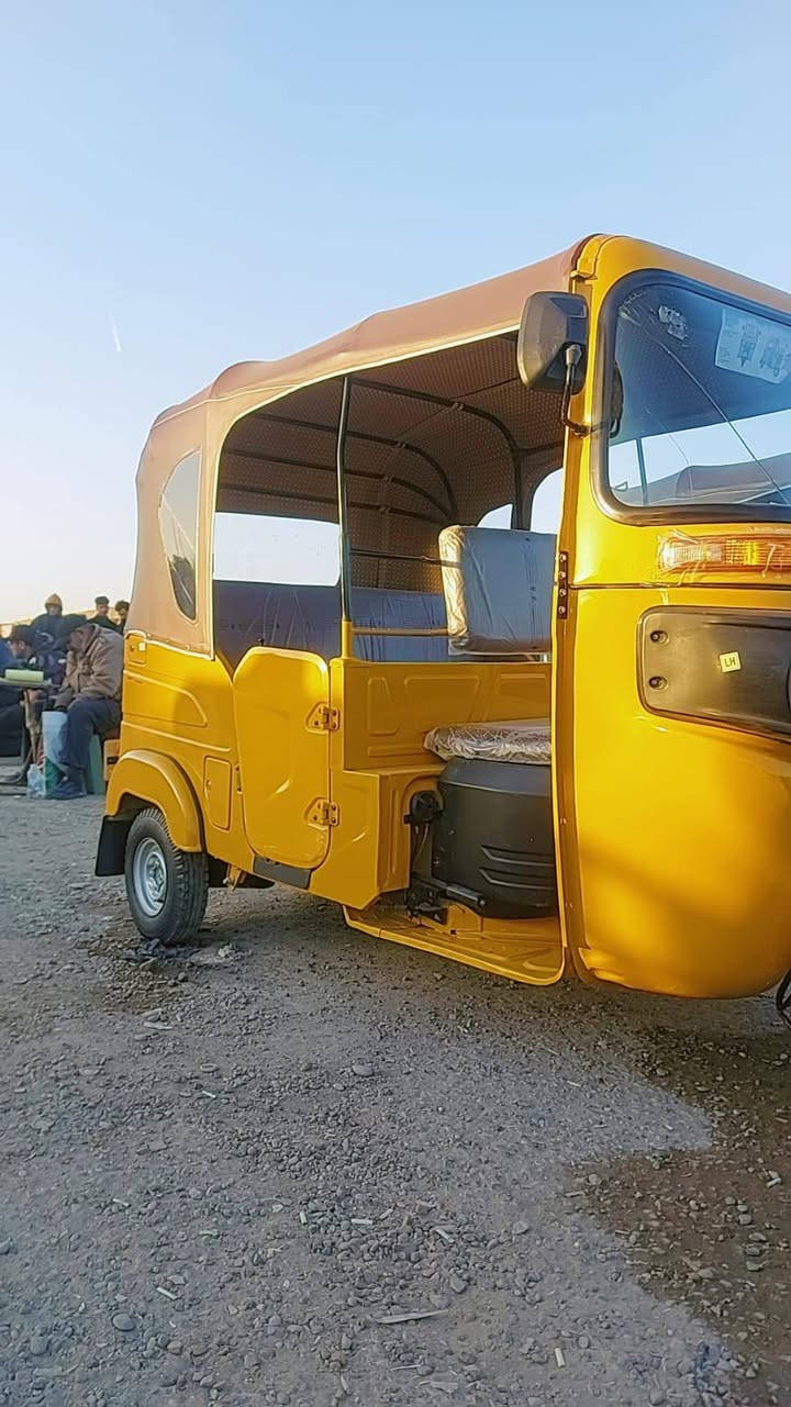 تكتك موديل 21 شهر 4
التكتك كفاله عده الدوس للجماليه 
رقم نكليزي تحويل ثاني كول 
العنوان مدينة الصدر 
رقم ***********
