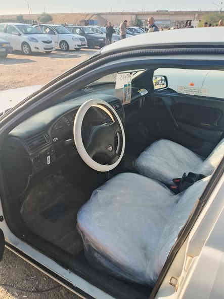 اوبل للبيع موديل 1993رقم اربيل سنويه منتهيه سياره ضربه بس جنط محرك 20 كير اوتماتيك كل بشرط محرك لاصرف لابخار سياره ناعمه مشيها حلو سعر 48 بيها مجال تعليقات ما جاوب خاص ماكو رقم تلفون ***********
