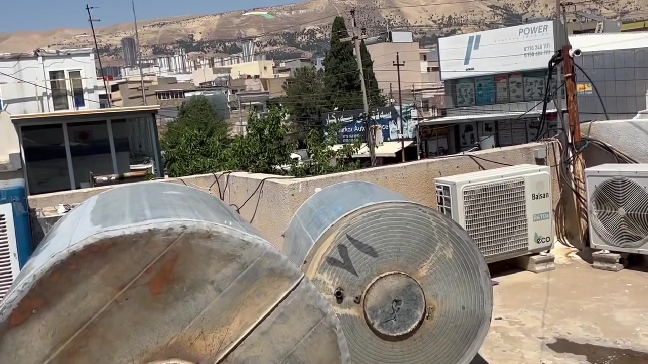 بەناوی خوای گەورە
سەروبنکردنی تانکی لە سەربانی ماڵان
تەنکیەکەت بۆ چاک دەکەم بۆ ماوەی زیاد لە شەش ساڵ بێ کێشەیە دێینە سەربانی ماڵەکەت بۆ ئەوەی کەمتر بکەوێت لەسەرتان *********** فایبەر واتساب تلیگرامی لەسەرە

