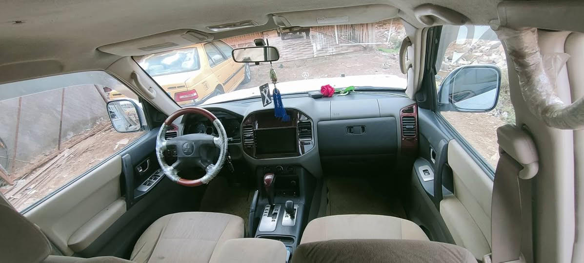 سلام عليكم باجيرو للبيع 2004 رقم بغداد دولي بسمي تحويل ثاني يوم
محرك لاتنقيص ولاتبخير حداديه جاهزه سياره جاهزه تبريد ثلج ❄ تدفئه شغاله السياره كفاله عامه لاصبغ لا معجون لاضربه  ماعده بارد شبر بل بنيد كما موضح بل صور والسونار مرفق بل صور 
مكان السياره ناصريه قضاء النصر 
السعر /95 
رقم الهاتف /***********
