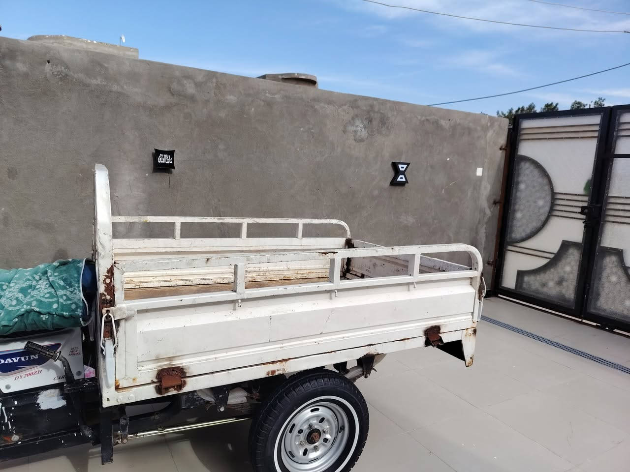 14 نضيف كلش المكان الغراف السعر 200وبيه مجال شراي يتصل ع ***********6
