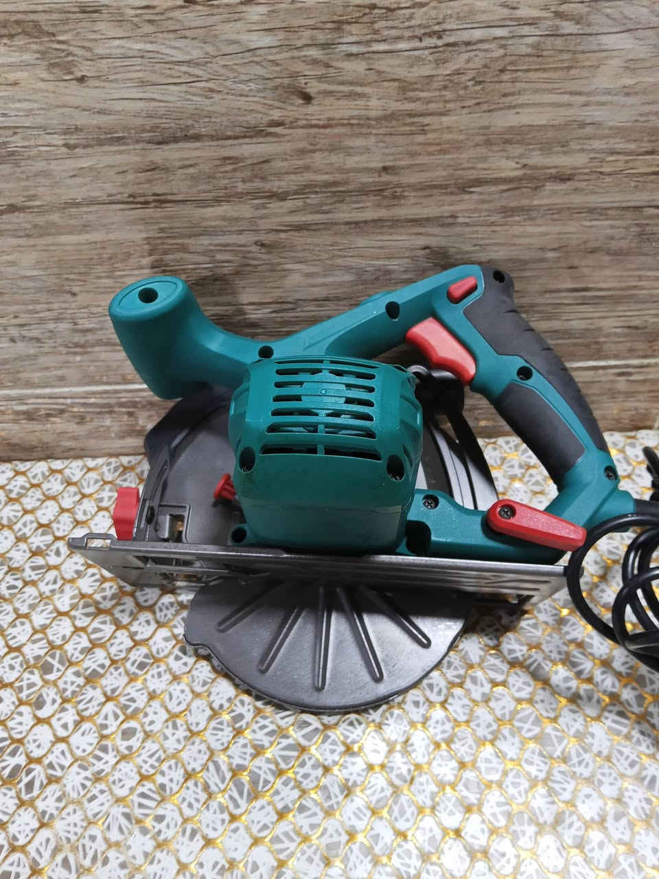 منشار قرصي بالة الماني
جديد غير مستخدم سعر البيع ٤٥ الف مع التوصيل نهايتة


**إذا كنت صاحب هذا الإعلان وتريد حذفه لأي سبب، رجاءا أرسل رسالة إلى الدعم الفني**