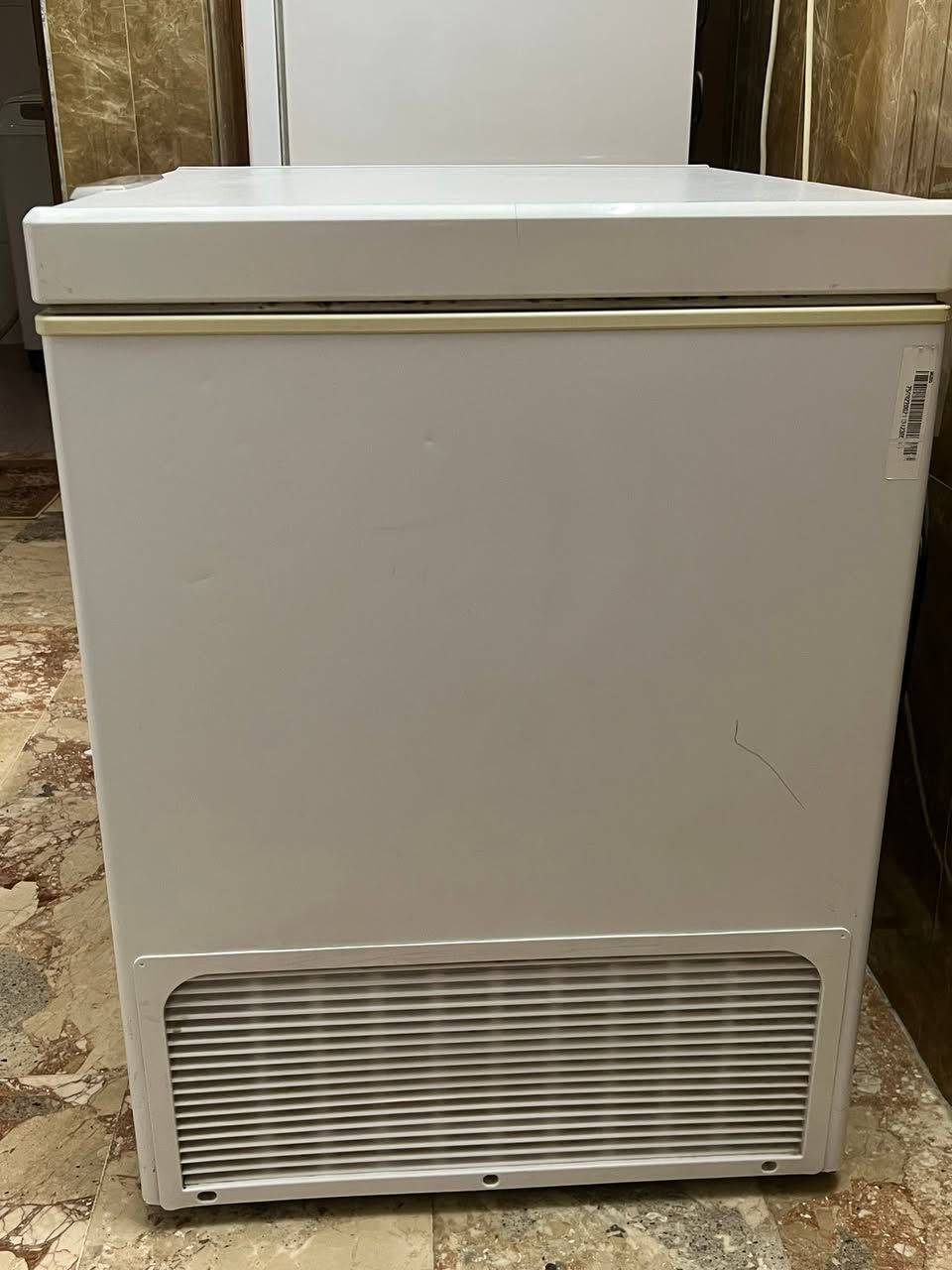 المعلومات الموجودة:
BEKO :الماركة •
• النوع: Chest Freezer (مجمدة أفقية)
• الموديل: HSA 20642
• السعة الإجمالية: 202 لتر
• السعة الصافية للفريزر: 177 لتر
• قدرة التجميد: 9 كغم / 24 ساعة
• الاستهلاك الكهربائي: 110 واط
• الغاز: R600a
تفاصيل السعر خاص ..


**إذا كنت صاحب هذا الإعلان وتريد حذفه لأي سبب، رجاءا أرسل رسالة إلى الدعم الفني**