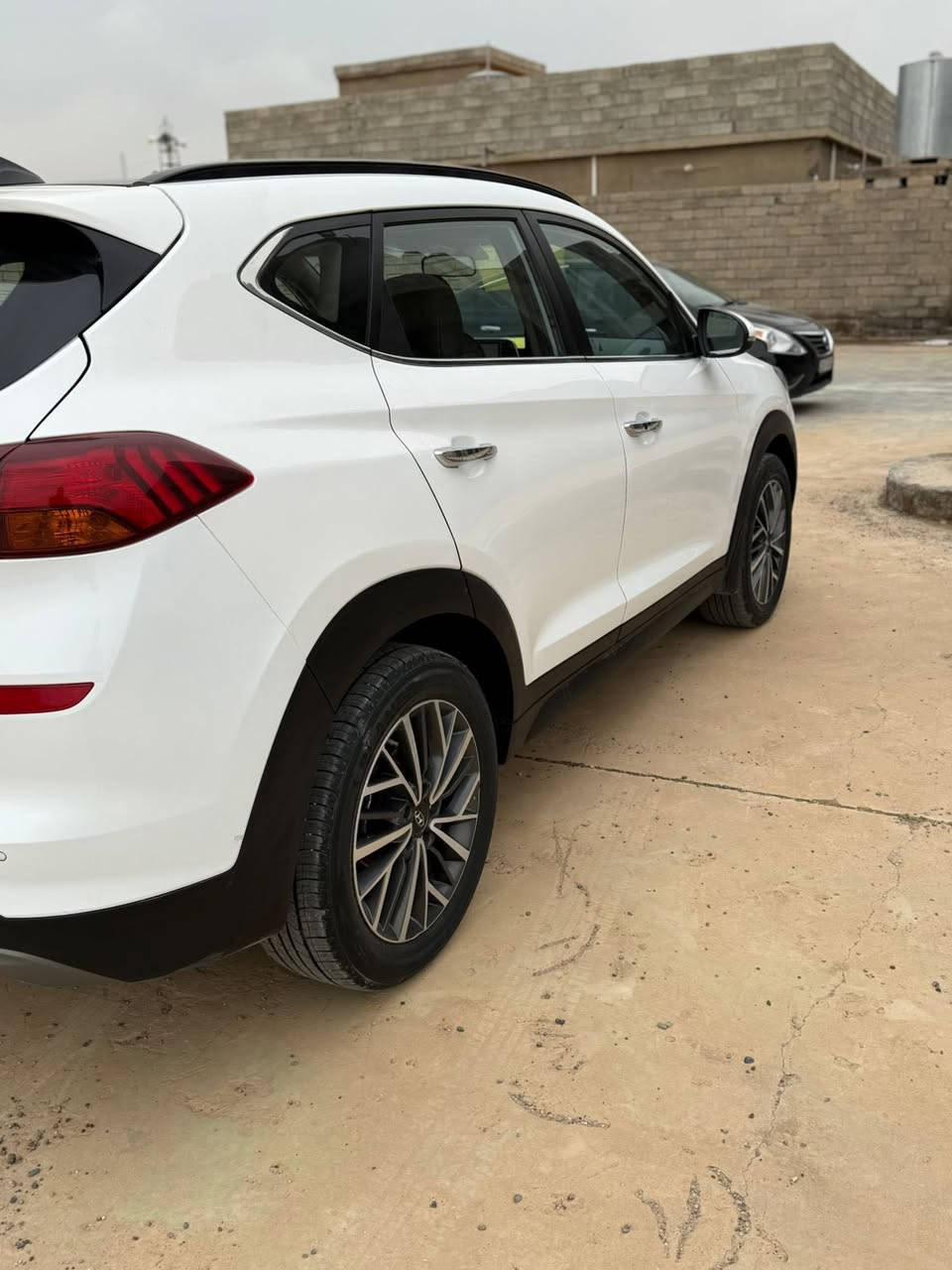 توكسان كوري ٢٠٢٠خليجي مكفوله من صبغ فقط بنيد مبدل بلادي اثر تكشير
مواصفات ١/١بنوراما تحكم ستيرن جهتين شحن واير ليس تبريد قطعتين لد نهاري خمس عدسات حساس امامي خلفي أشايرمري مري شفط ويل كروم كشن كهرباء ماشيه ١٩٢ رقم بغداد دولي باسمي سنويه لل ٢٠٣١رقم *********** عنوان تكريت /بيجي محرك صدر كير تايرات. بشرط السعر ١٩٣وبيها محال بسيط جدا
