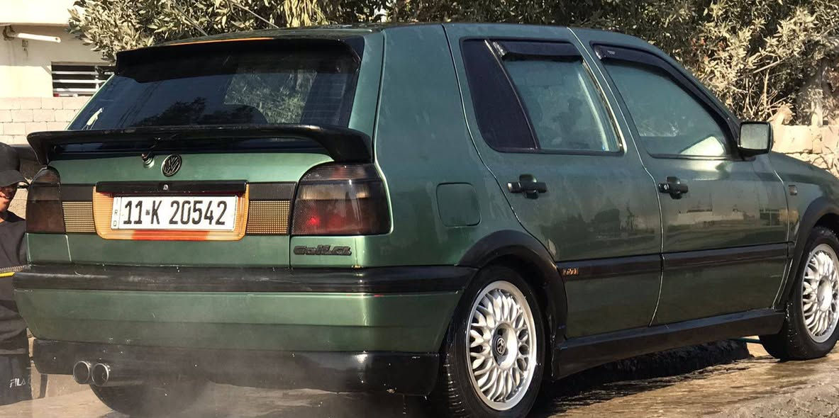 السلام عليكم كولف GTi بلادي مكينه 2000 كير عادي تبريد ثلج غرفة رياضي تخم ويل كب اصلي  صدر امامي وخلفي غراض كلها اصليه بأسمي رقم انكليزي هزه جديده سنويه الى 31 مكاني بغداد زعفرانيه للستفسار *********** بي وات ساب السعر  50
