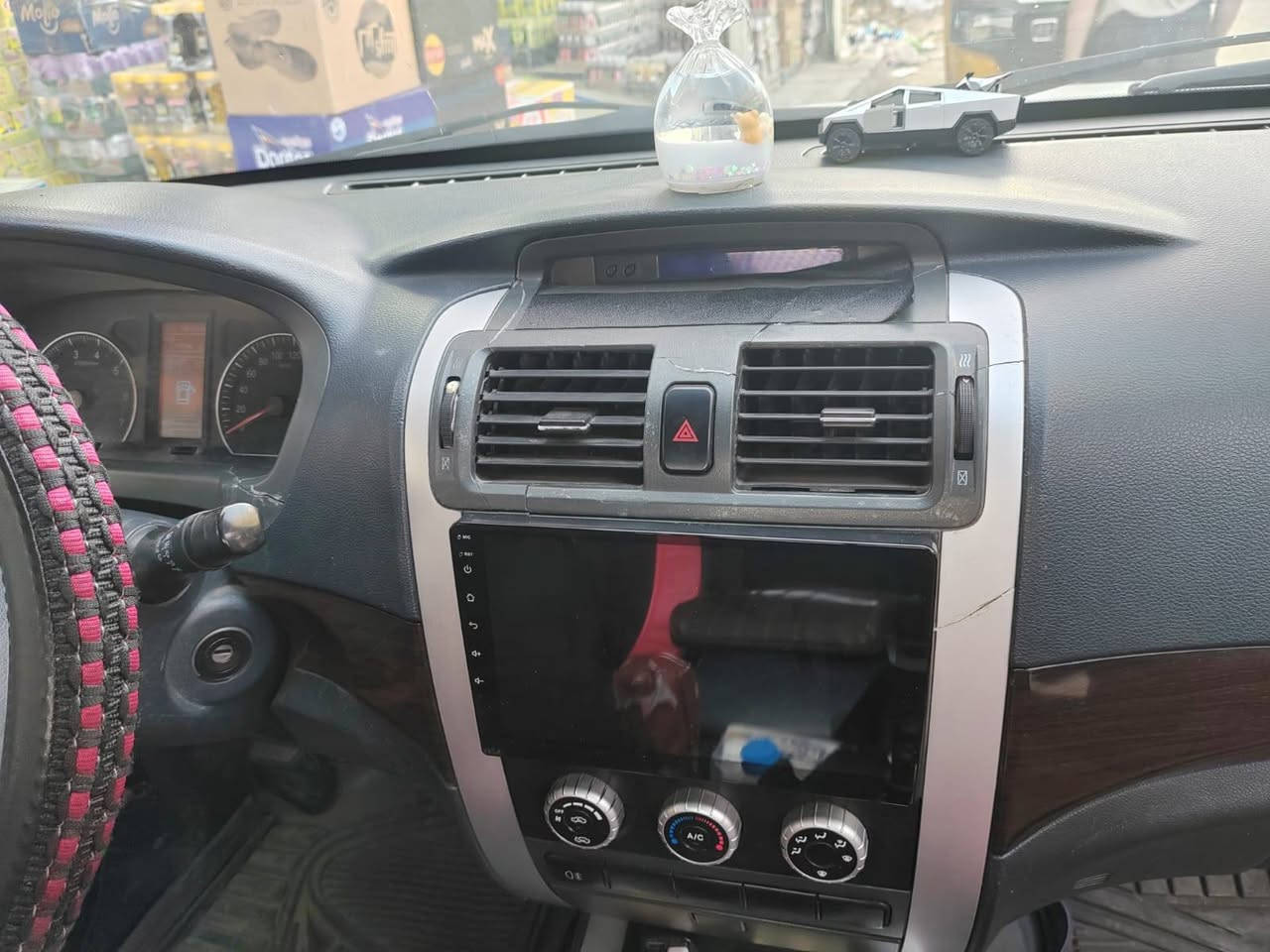 🧿 للبيع. *********** ☎️ بيكب فتون موديل 2017 سياره سنويه لل 2028 بسمي🪪  نضيفه ستخدام شخصي تخم تاير مع ويل هيلوكس اصلي تبريد ثلج❄️ حماوه ربع صدر امامي خلفي جديد داخله جديد شاشه اصليه حساس خلفي مع الكامره سياره الف متصرف عليه
    🛑 السعر 93 وبيه مجال 🛑
♦️المكان بغداد المحموديه ♦️
