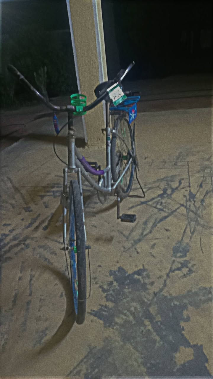 سلام عليكم ،بايسكل بناتي للبيع حجم 26 بايسكل نضيف ياباني أصلي مثل ماموضح بل صوره الختومات مال الشركه، ملاحضة ، الجاملاغات مال الشركه وال ابريك الأمامي وي ال بايسكل ،السعر   90 او وبي مجال للطيبين ،


**إذا كنت صاحب هذا الإعلان وتريد حذفه لأي سبب، رجاءا أرسل رسالة إلى الدعم الفني**