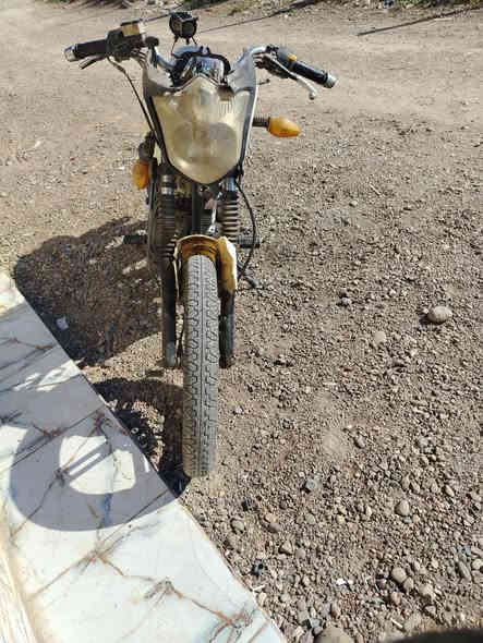 سلام عليكم شباب دراجه لبيع شغاله بس طك الهندر وكفت ابيع كوم حديد ب ١٥٠ الف  بلد مدخل 2
***********
