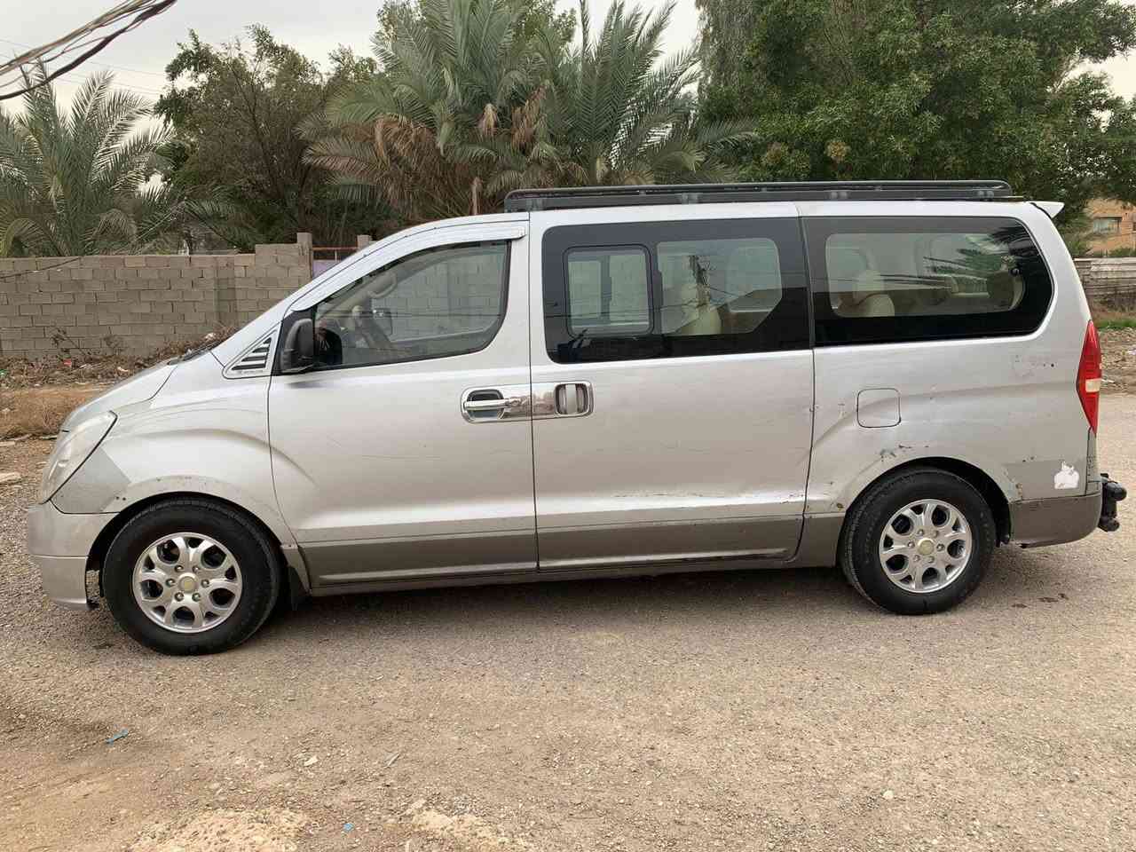 ستاركس 2008 مفتوح
مكينه جديدة بالجيس كير عادي 
تدفئة تبريد 
غرفتها جديده 
رقم بغداد انكليزي بأسمي
بدون صبغ
 فقط بيها بارد بالباب السلايت الخلفي مع الجامرلغ
السعر 120 وبيها مجال
المكان ديالى خان بني سعد  

***********
