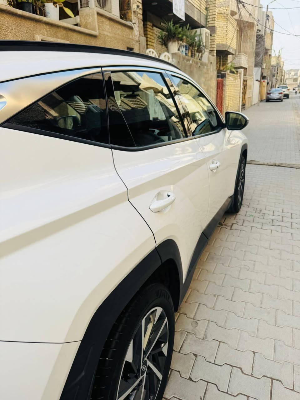 سلام عليكم توسان مديل ٢٤مكفوله كفاله من كلشي فول بصمه عدد ٢ بسمي تحويل ثاني يوم السعر ٢٢٠ورقه العنوان بغداد الشعله اتصال *********** ماشية ٥٥الف
