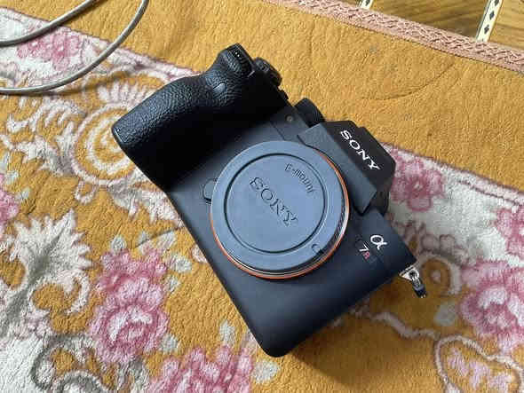 كاميرات سوني مستخدم نظافه 95‎%‎ 
سوني a7R4 بدي سعره 2،200،000
سوني a7R3 بدي سعره 1،700،000
سوني a73 بدي سعره 1،325،000 
كارتون ملحقات اصليه نظافه فول اخت الجديد
مكاني بابل \ ***********
