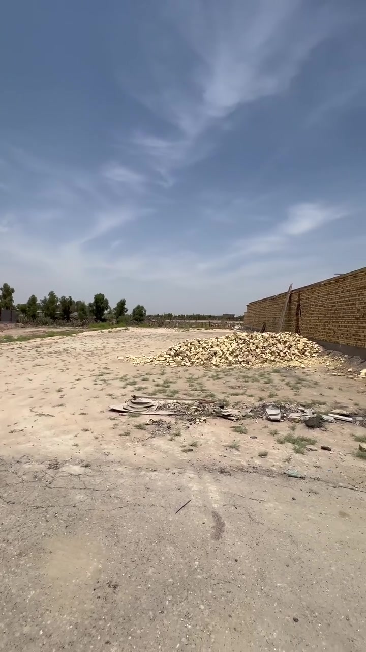 للبيع قطعة أرض سكنية
* المساحة: 1000 م²
* الأبعاد: 20 م واجهة × 50 م عمق
* السند: 25 مداور مباشر
* الخدمات: متوفرة بالكامل (تبليط، ماء، كهرباء)
* الموقع: شارع شريفة، بزل حجي علي

للاستفسار والاتصال:
***********
