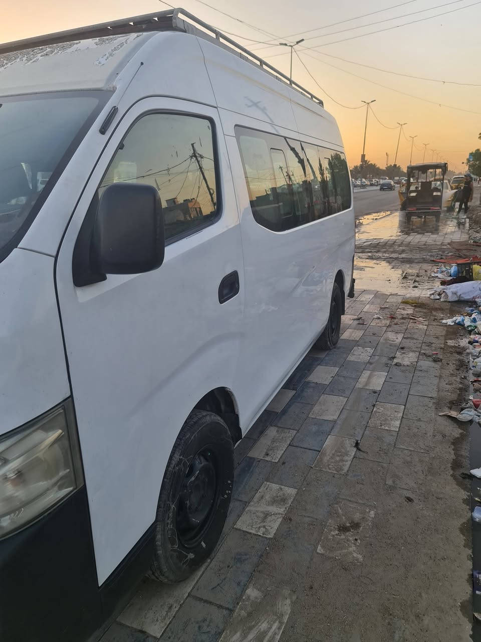 السلام عليكم للبيع نيسان اورفان موديل 2016 سياره صدر جديد امامي وخلفي ماكينه ما مفتوحه بيها تنقيص بيها بارد مضحه بالصوره سياره محموله استفسار ***********
