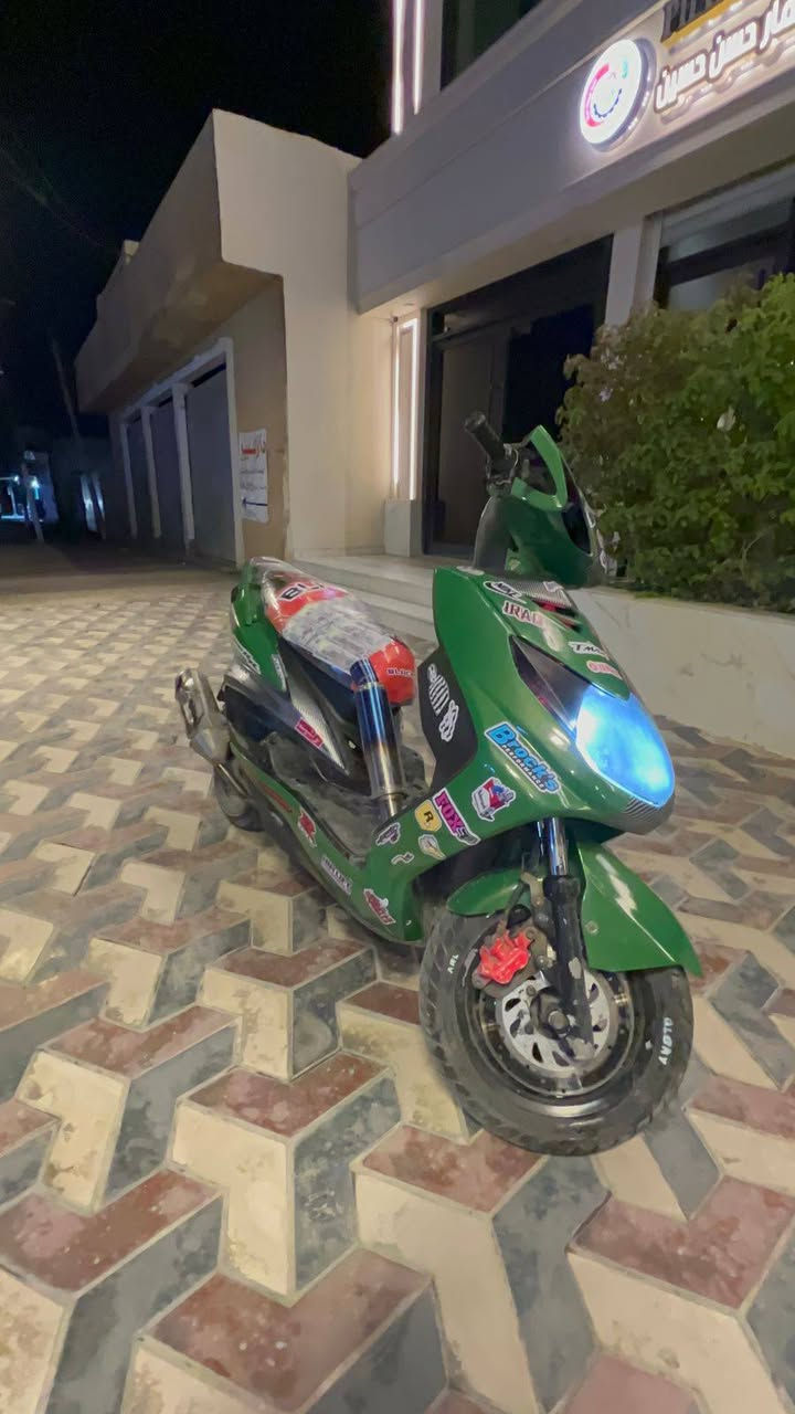 السلام عليكم شباب سكنس فحل ياباني للبيع الدراجه مكينه بلاديه وعليها صلنصنه رياضي صوتها كلش حلو مكينه ناعمه و الدراجه خير من الله  مانقصها شي المكان ديالى المقدادية حي العسكري ***********
