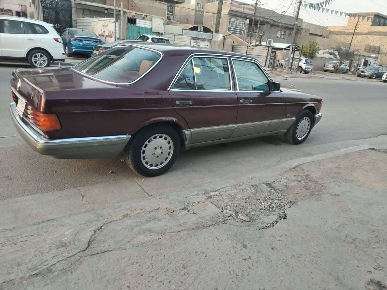 السلام عليكم

مرسيدس بنز 1991 جامبو
كير+مكينه محور ملكه
تبريد ثلج
تخم تاير جديد
مكفوله من الضربه
مصبوغه عام
صدر ممتاز 
تراي وين ميعجبك 
رقم صلاح الدين دولي  بأسمي 

السعر 47ورقه
مكاني بغداد الغزاليه ***********
