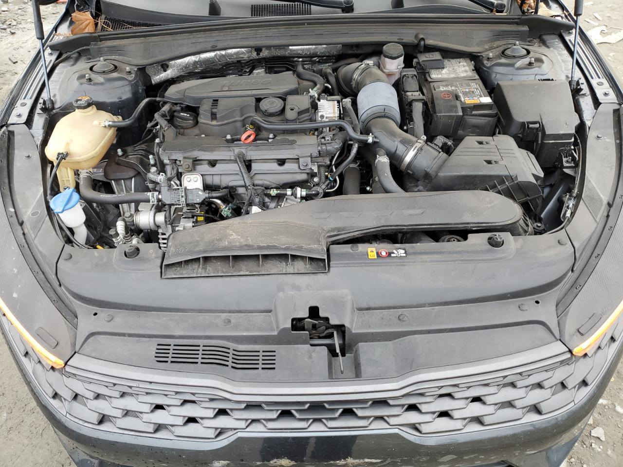 كيا كي 5 وارد امريكي 
حادثها موجود بلصور بدون ايرباك ضرر خلفي تبديل قبق جنطة وتعديل بسيط بلجامغ الخلفي
وهنا بلعراق صارت بيها رصعة خفيفة بلجاملق الامامي عكس السايق
باقي البدي مافاحصة ع حطتها من امريكا.
السيارة مكفولة من كير ومحرك وكهربائيات وتبريد
رقم بصرة بأسمي تحويل ثاني يوم
مواصفاتها:
دخول ذكي 
تشغيل عن بعد
اوتو هولد 
هنادبريك بصمة
اوتو هولد
نقطة عمياء ورادارات
تحديد مسار
اندرويد اوتو وابل كار بلي
تحكم كهربائي بلمري
وباقي المواصفات معروفة
مكان السيارة بحي الرافدين دور الصحة
السعر 168  وبي مجال 
للاستفسار الاتصال على 
*********** البصرة, العراق
