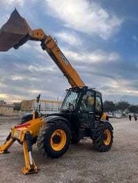 شوفل JCB • موديل ٢٠١٠ • فول