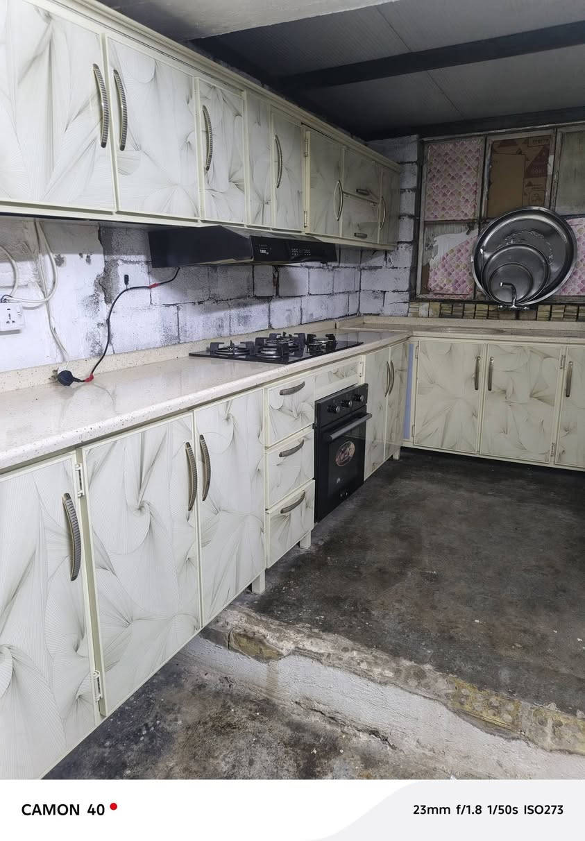 السلام عليكم كاونتر جديد بعده جبير كلش كله مرمر مرشحه وطباخ وفرن وياه كاونتر تسكام سعر 850وبيه مجال بصيط المكان بغداد معامل شراي يتصل ***********
