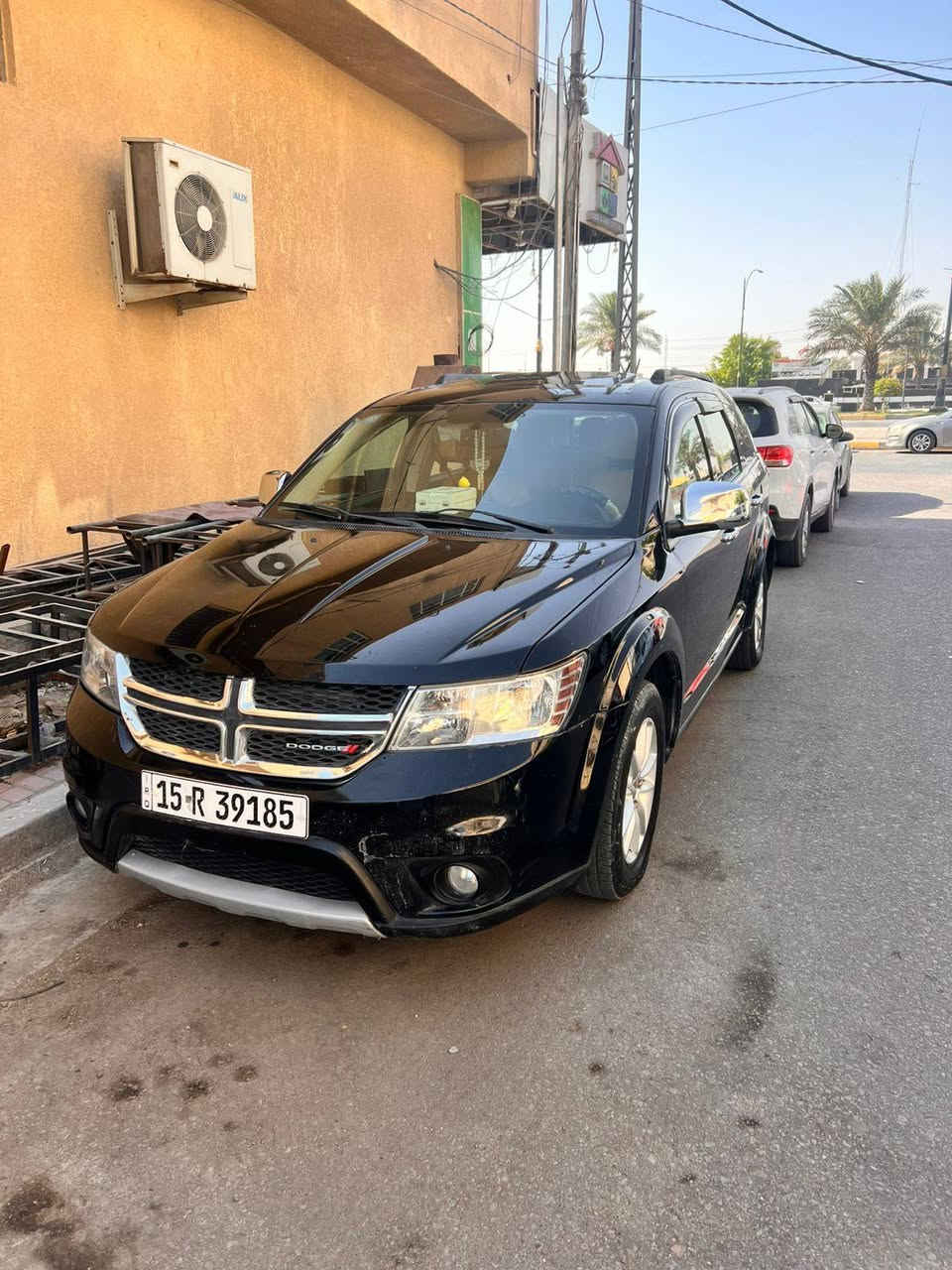 سلام عليكم دوج جورني موديل 2014 سياره حادثه دعاميه خلفيه فقط سياره تعتبر كلين سياره جاهزه ما نقصه شي فقط الدرايم شفت عكس السائق تعبان وجايبله واحد بس ياخذه ويشده السياره مفوله مواصفات داخل كريمي وجلد شاشاات خلفيه سياره مفوله مواصفات مكينه 6 سلندر  7 راكب وصور الحادث مرفقه سعر السياره 132 وبيه مجال بسيط حك الجيه سياره باسمي تحويل ثاني يوم رقم انبار مشروع وطني هزه فحص كله كامله مكاني كربلاء رقم موبايل ***********

