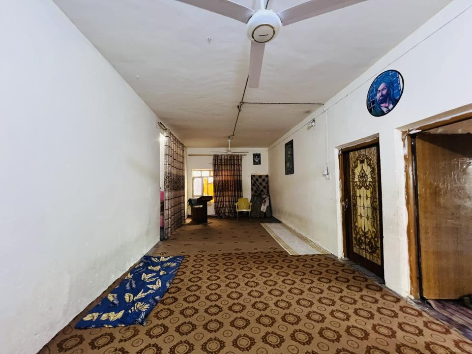 بيت للبيع يتكون من ٣غرف وصاله ومطبخ وصحيات خارجيه وبراني ومساحته ٤٥٠ متر بيت ركن شارع تبليط 

العنوان الديوانيه قضاء الشافعيه قرية ال محنون 
للاستفسار اكثر اتصال على هذا الرقم ‭٠٧٨١ ٣٦٩ ٩٢٩٠‬
