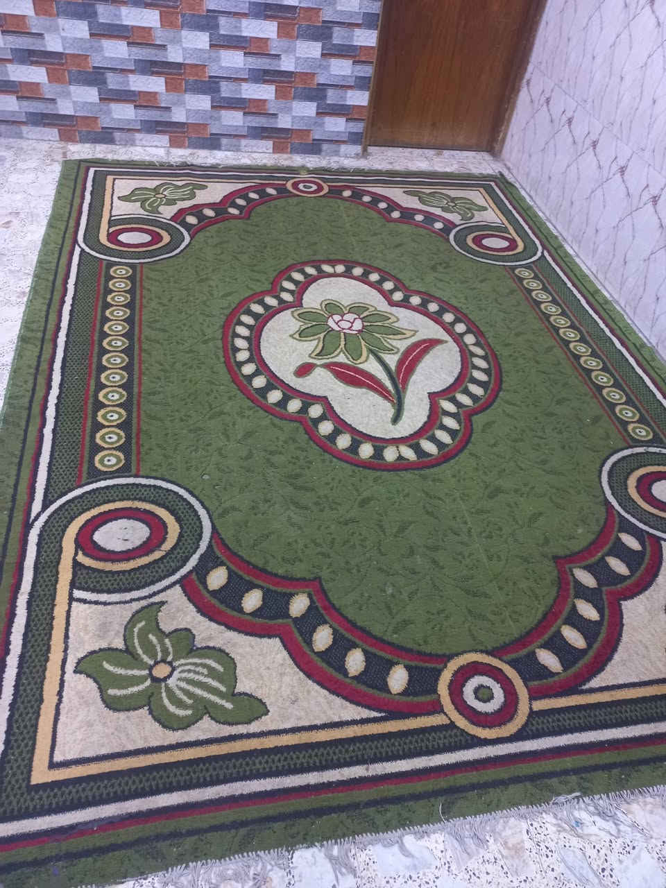 غراض منزليه للبيع
عربانه طفل غير مستخدمه 25
مكنسه كهربائيه 30
مكينه خياطه ياباني 65
مدات اربعه زواج قياس ٤ او ٣ متر سعر زوج 25
زوليه قياس ٣ في ٢ سعر 25
زوليه قياس ٣ ونص في ٤ سعر 30
عنوان بغداد الدورة ابو دشير ***********
