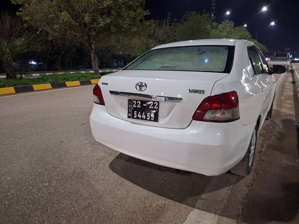 یارس 2008 گێر توماتیک 
ب
گێر و مەکینە و سەقفی بەشەرت 
سەیارەکە پیش و دوای کەپسەو لێدراوی نیە
چوار تایەی تازەی لە ژێرایە  سەیارەکەی بێ تەقە و ڕەقەیە و مەسفری نیە   ،،براوەیە ،،
40 گڵا  و معامەلە 
*********** كيفري, ديالى
