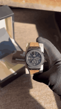 السلام عليكم هابلوت سوبر ماستر قطعة كوالتي كلش راقي السير شامو والداخل ربر الاطار. تيتانيوم والقفل كذالك سناتر حقيقية ‎%‎ نظام الستوب وتش ختومات كامل مع الكارت والدفتر والعلبة الاصلية .***********
