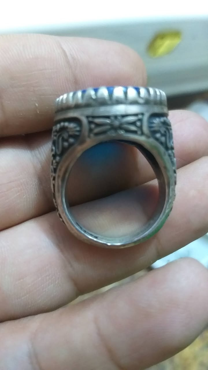 خاتم انتيك فضه متوج بعقيقه زرقاء مخطوط ياسيد الشهداء للبيع  والسعر ٧٥ الف قفل


**إذا كنت صاحب هذا الإعلان وتريد حذفه لأي سبب، رجاءا أرسل رسالة إلى الدعم الفني**