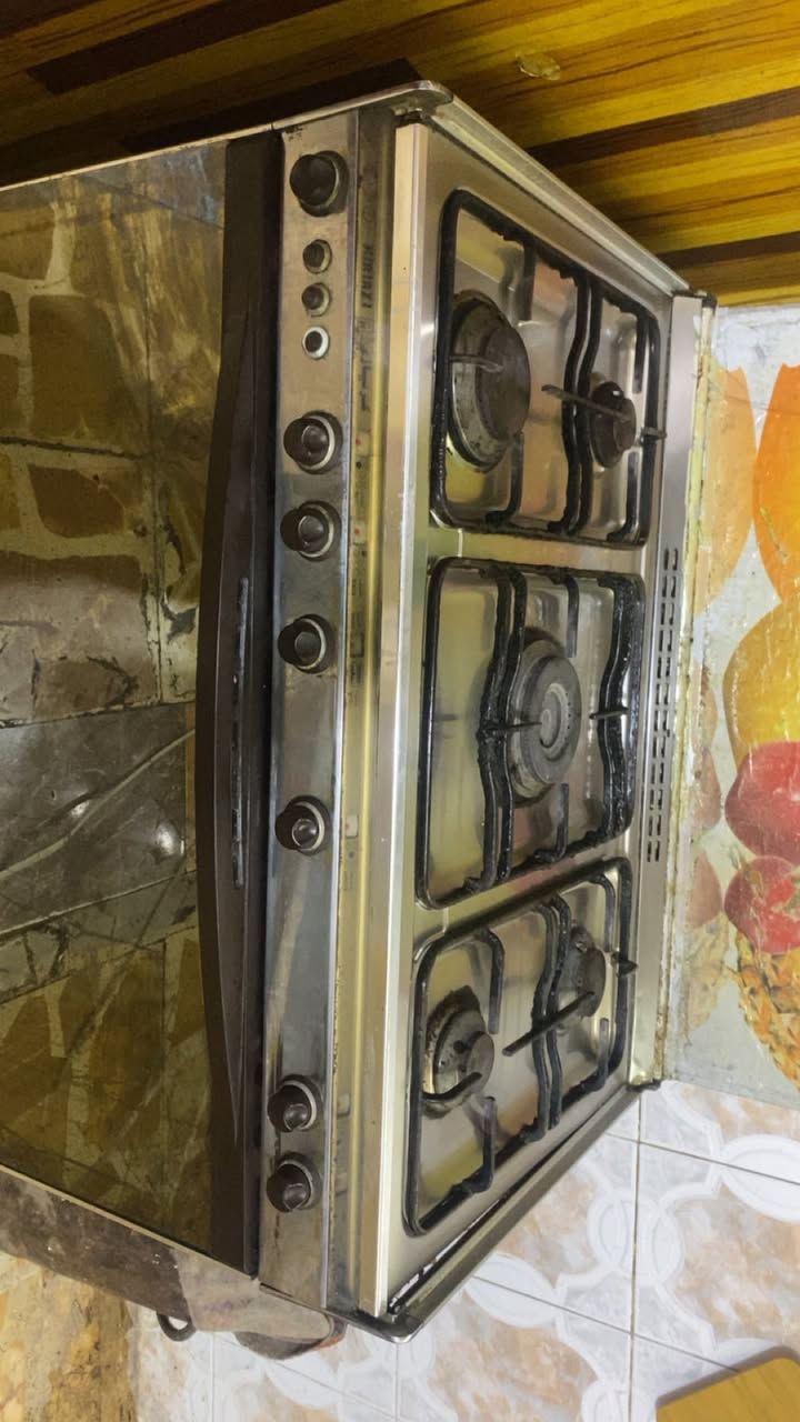 هلو بنات طباخ كريازي ٥ عيون شغال مثل ما موضح بالصورة بس الفرن ميشتغل ماعرف داخل بي وصاخه يمكن  وميشتغل سعره ٢٠٠ ألف مع المجال البسيط مكان الشعب  حي الديوان


**إذا كنت صاحب هذا الإعلان وتريد حذفه لأي سبب، رجاءا أرسل رسالة إلى الدعم الفني**