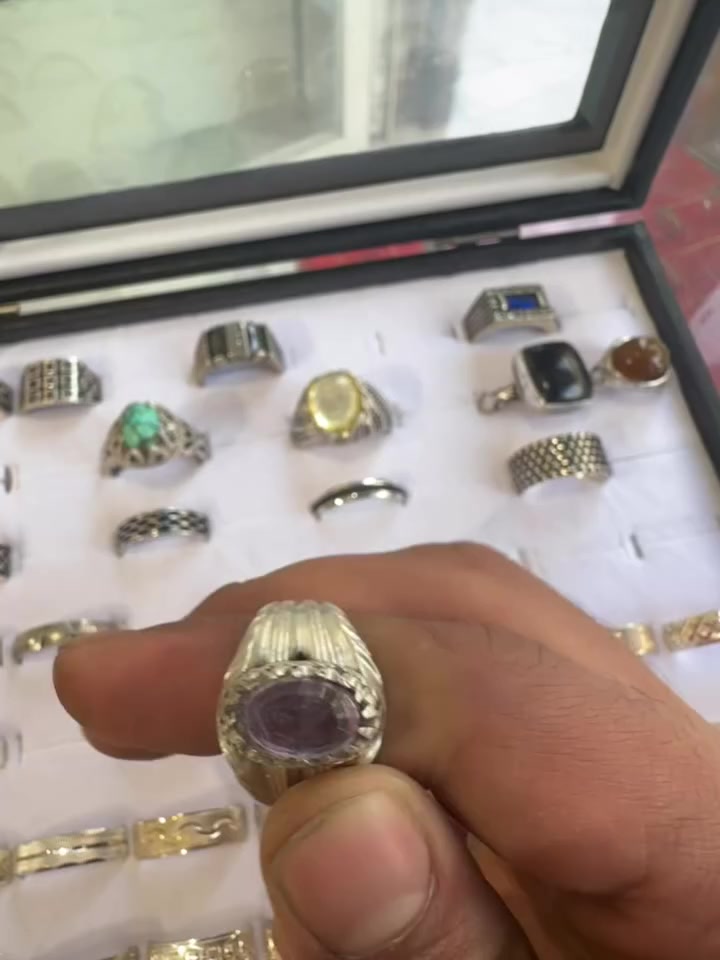 محبس رجالي فضه 925 صياغه ثقيله حجر جمشت اصلي للاستفسار ***********
