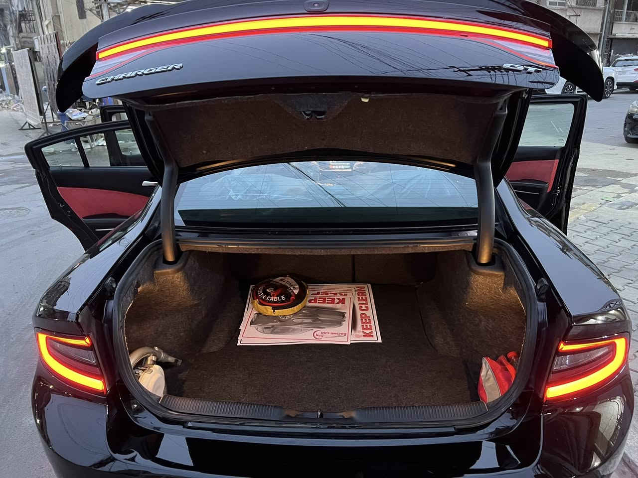 سلام عليكم ( للبيع او مراوس بسبورتج 23 )
دوج جارجر  GT اصل 
 *الموديل /  2022
*اللون / اسود
*الرقم / بغداد 
*العداد / 30 الف ميل 
*المحرك / v6 3.6 
*تو ويل 
*شفتات ستيرن 
*شاشة كبيره مع نظام ملاحه نفكيشن GPS
*كشنات حضن جلد + مخمل 
*كشن سائق كهرباء
*تدفئة كشنات
*تدفئة ستيرن
*تدفئة مرايا جانبيه 
*نظام SPORT
*كاميرا دواره 
*حساسات خلفية 
*تشغيل عن بعد 
*دخول ذكي بصمة 
*سستم صوت الپاين
*مصابيح زنون 
*مرايا متحسسه للاضائه
*ويل قياس 20 
*الحادث   / موضح بدون مواصل للراديترات / يوجد سونار
حالة السياره / جديده جداً  مع نانو سيراميك 
العنوان / بغداد " حي القاهره  
الرقم / ***********
