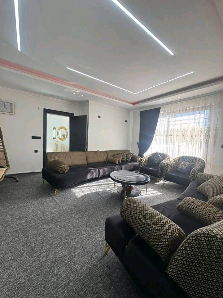 اربيل مجمع اوزال ستي 
مساحه 172م
3غرف نوم 
استقبال مطبخ مجموعة صحيات 