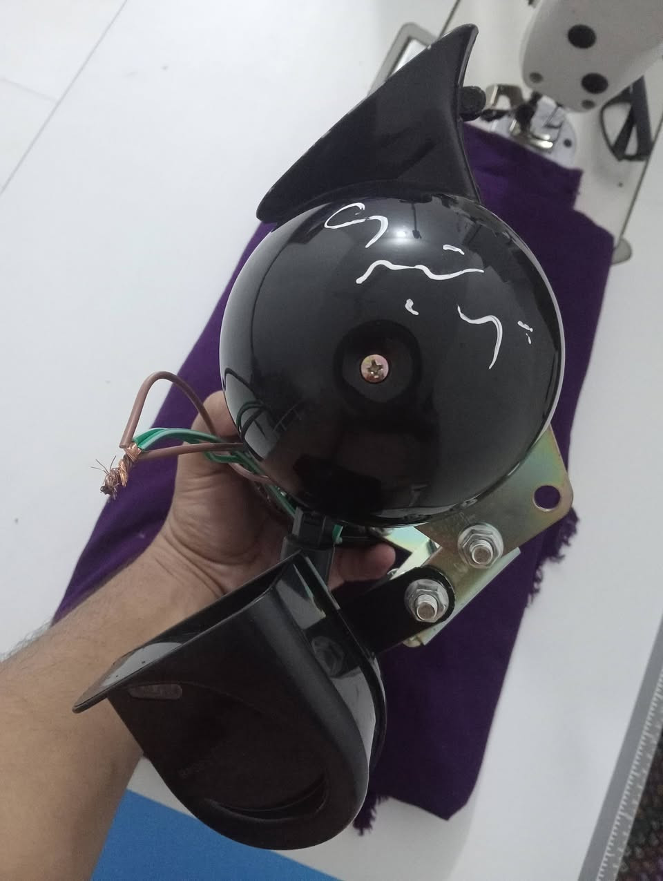 إسلام عليكم هورنات جمسي طاط ملف نحاس ماليزي شرط بوق مثلث نحاس زوجين حفر مال افلون امريكي رعيد  جدد مقسم وكامل جيب وشد كتف مالتهن اصلي مكان حي السلام قرب مستشفى الفضيليه كماليه تجي تسمعهن تقتنع يله سعر 150وبيهن شي بسيط الشراي ***********حمودي
