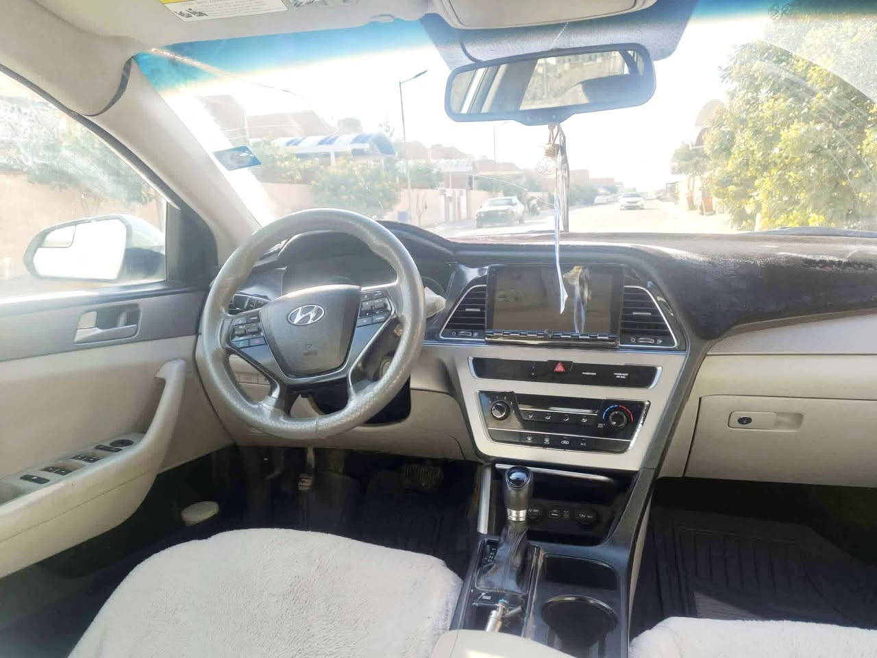 السلام عليكم
سوناتا 
موديل 15
رقم كربلاء
مكينة 2400 GDI
وارد امريكي 
حادث مرفق مع المنشور فقد مقدمة البنيد شويه 
بيها تگشير شويه موضح بالصور ما الحك اسويها
جاهزة من كلشي
مكينة 
كير 
حدادية 
تخم تاير 
تبريد 
شاشة 
كامرة 
مثبت سرعة
تحكم ستيرن
السعر 118 وبيها مجال 
مكاني ديوانية
***********
***********
