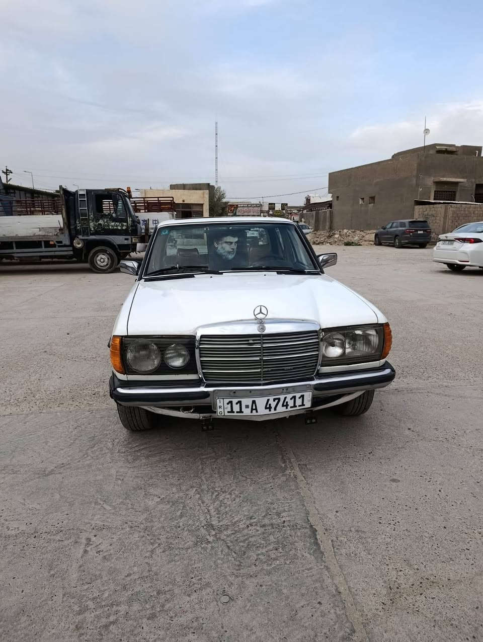 السلام عليكم ابو جحيل للبيع فول مواصفات جام كهرباء فتحت سقف محرك وكير بلاديه موديل 83 سعر 47 بيه مجال قليل بسمي ***********
