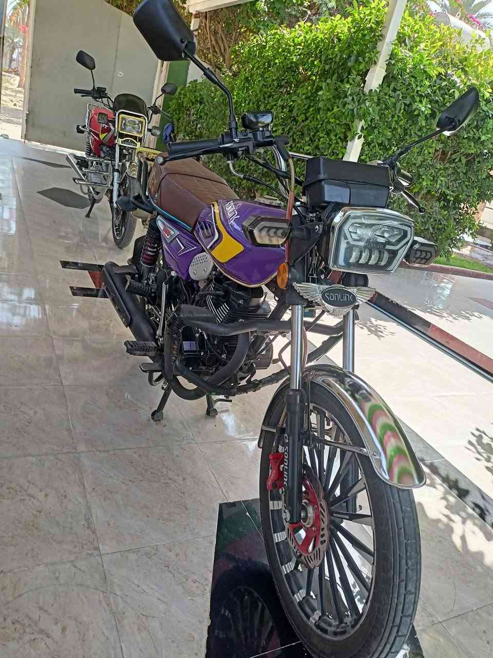 يالله موطور للبيع سونك موديل 2024بي اوراق،منفيس،فقط  بعده  زيرو   محرك 200 بي بصمات 2السعر 825وبي مجال بسيط   العنوان الرمادي رقم الهاتف***********
