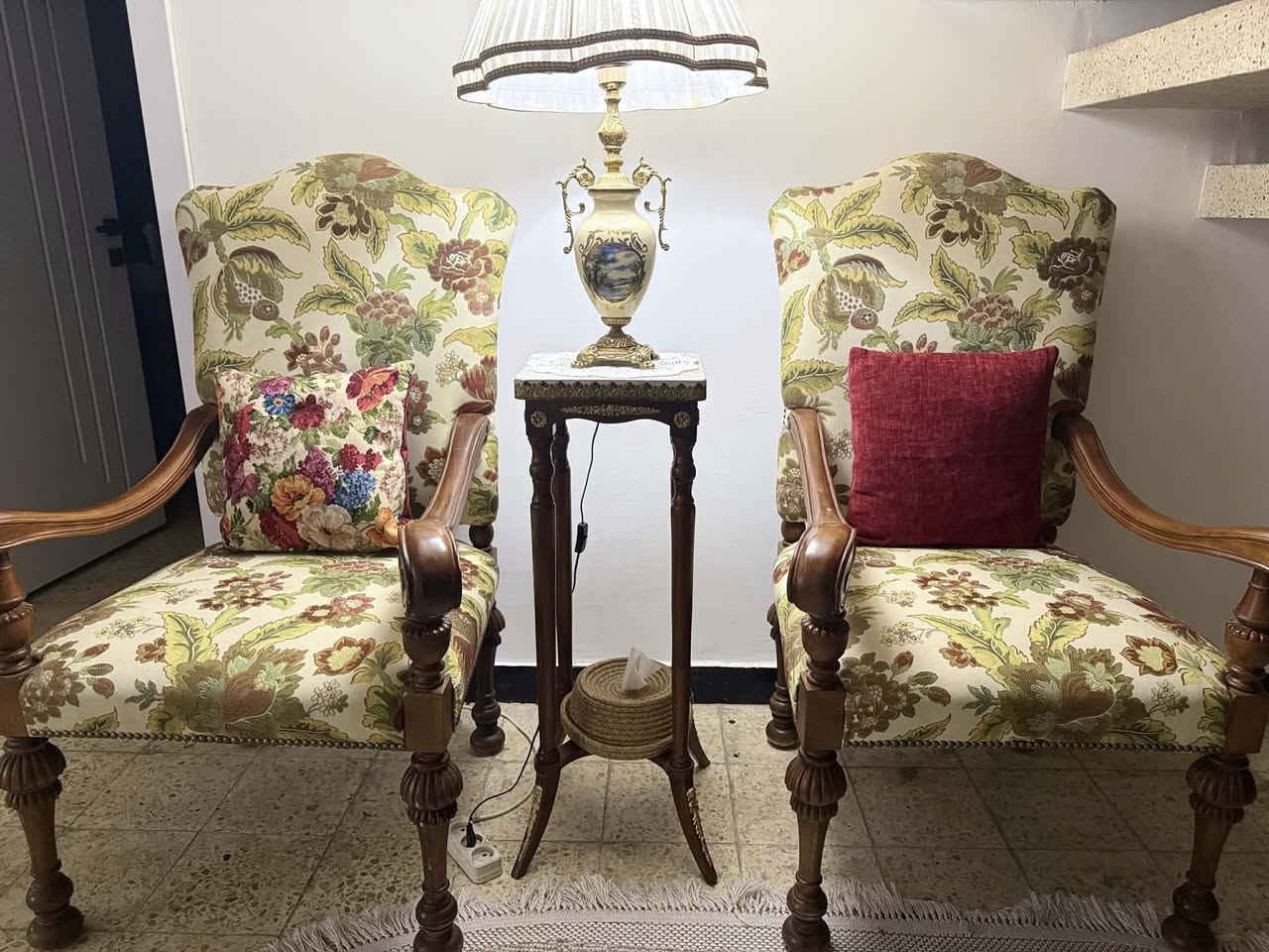 سيت اسود لوكرات ومجرات اريدهم ب١٥٠ 
التخم خليجي بتصميم أمريكي خشب زان والاسفنج مالته يجنن اريده ب٤٠٠ وبيهم مجال


**إذا كنت صاحب هذا الإعلان وتريد حذفه لأي سبب، رجاءا أرسل رسالة إلى الدعم الفني**