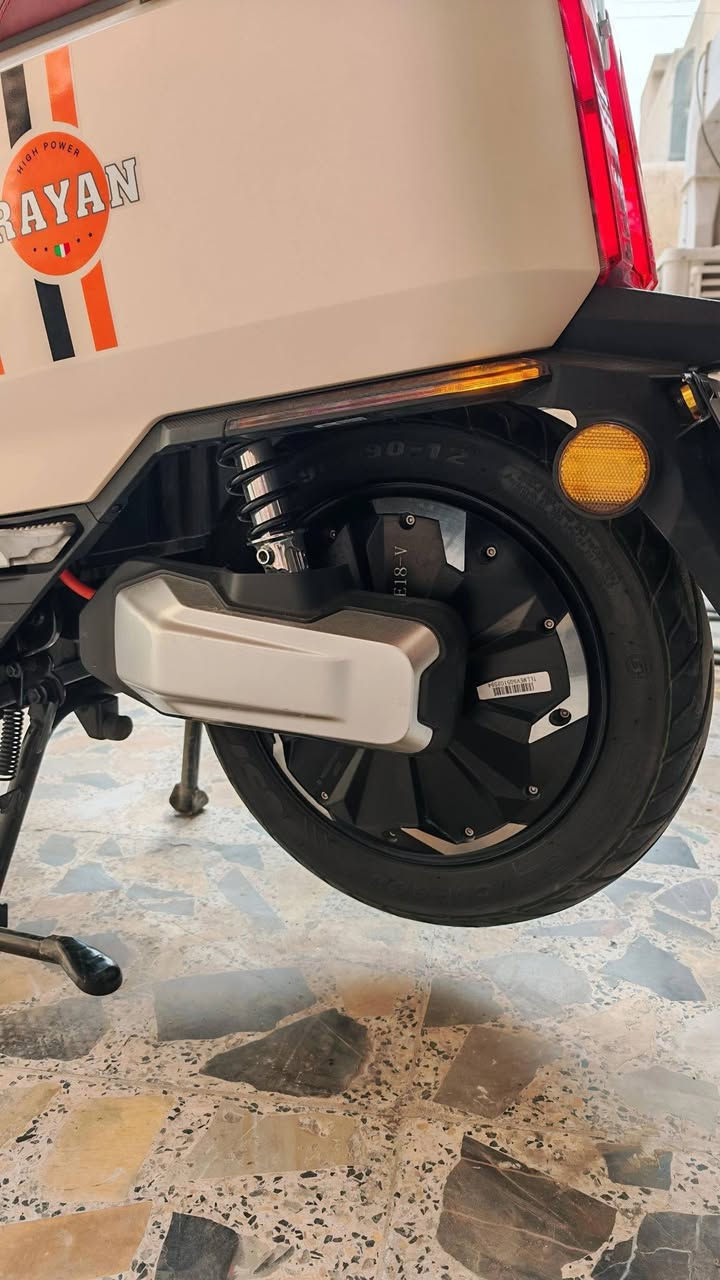 السلام عليكم
دراجة الريان وحش كون vip لون مميز 🔥
اخو جديده لوك ماشيه 20 كيلو متر 
2 بصمات + سويج
شاشة تاب  تعرض الاعطال ان وجدت
الملف 2000w نحاااس⚡
بطاريه 6 مسطره 38 امبير - 72 ڤولت 🔋
بيه نظام pps عند ضغط بريك ترجع شحن للبطاريه 
دبلات هيدروليك ناعمه 
بريكات دسكات امامي  وخلفي 
ثلاث نمر سرعه حقيقي 75 كيلو متر وبيه خاصيه بك
تشغيل عن بعد بصمه + انذار من سرقه
تقطع مسافه 70 كيلو متر
لد نهاري ولد ليلي ولايت عالي نصاي ورماش ومع دبل اشاره ايضاً  مكان تخزين واسع جدا
للبيع او مراوس بموصفات اعلى 
سعر 950 الف قفل 
مكان بغداد 
*********** واتس اب
