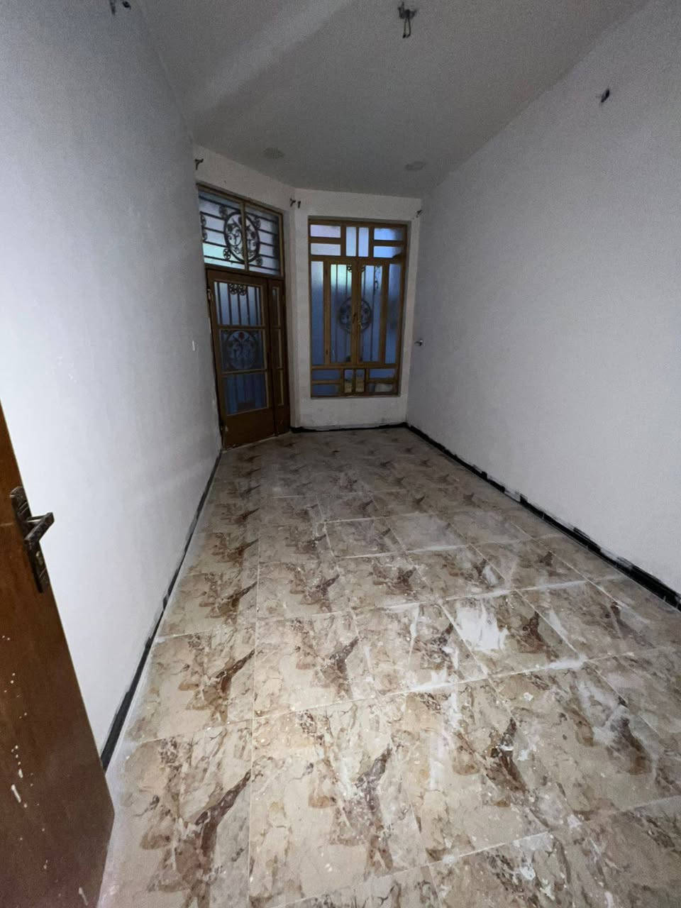 🌃 اللهم صل على محمد وال محمد 🌃
      🏫   🏫   🏫   🏫   🏫   🏫
              ⚜️ #بيت_للبيع ⚜️ 

☣️في الفلوجة حي الشهداء 
☣️ منطقه المرسلين 
☣️ خلف جامع المرسلين 

⚜️المساحة : 125م 
⚜️الواجهة : 6.25م
⚜️النزال : 20م

طابق واحد غرفه نوم وحده حمامين وصاله واستقبال ومطبخ 
خدمات كامله 

 ⚠️ الشارع 🚸 : 8م  مُبلط 
⭕ السعر :  80 وقابل للتفاوض
🧰⚖️ نوع الملك 🧰⚖️ : طابو صرف سند 
للاستفسار : مراجعة 
🥇#مكتب_الاقصى_للعقار 🥇
 للاتصال : *********** 📞☎️
واتساب : *********** 📞☎️
⭕التسلسل: 133
#عقارات_الفلوجة #عقار_للبيع #عقارات_الانبار #عقارات_العراق  #العقار #عقار
#العقار_للبيع #للبيع #بيع #بيت #بيوت #قطعة #قطع
#ارض #اراضي
#عقارات #عقارات_الاقصى
