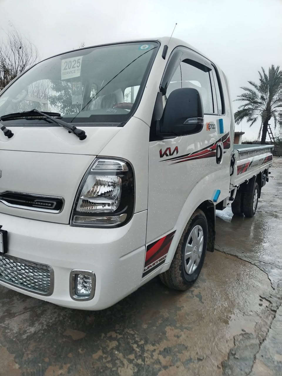 السلام وعليكم كيه البيع موديل 2025 رقم بغداد مكفوله كفاله عامه تحويل مباشر سياره جديد بعده على وضع الشركه ماشيه 17 الف حقيقي نضافه فول الرقم ***********
