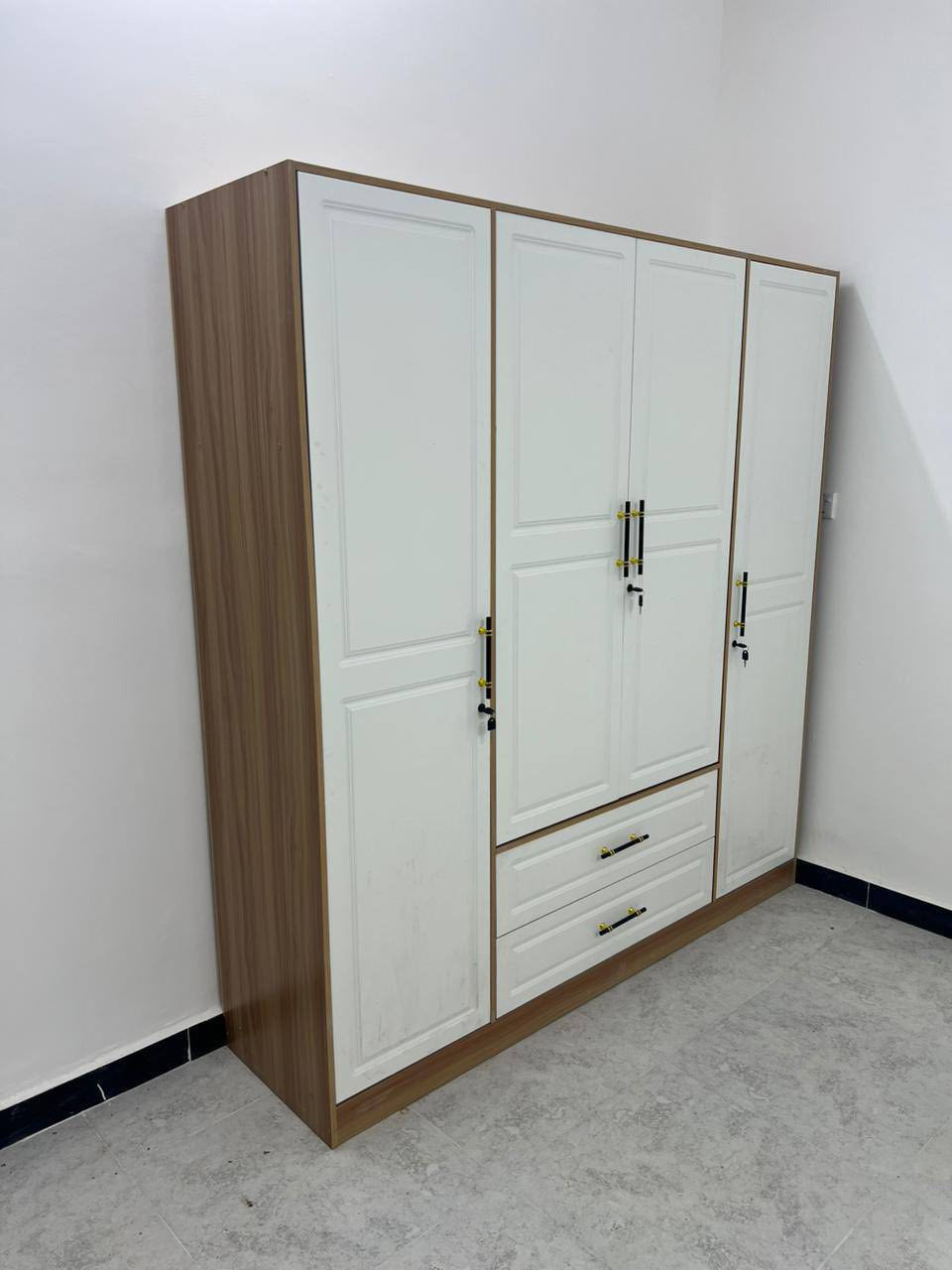 كنتور خشب تركي درجه اولى 

توجد خدمة توصيل


**إذا كنت صاحب هذا الإعلان وتريد حذفه لأي سبب، رجاءا أرسل رسالة إلى الدعم الفني**