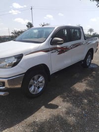 للبيع هايلوكس بيكم مودل 2016 تخم تاير حداديه جديه تبريد قطعتين ثلج رقم...