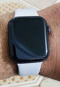 ساعه ابل • ٤٤مم • مقفوله ايكلود