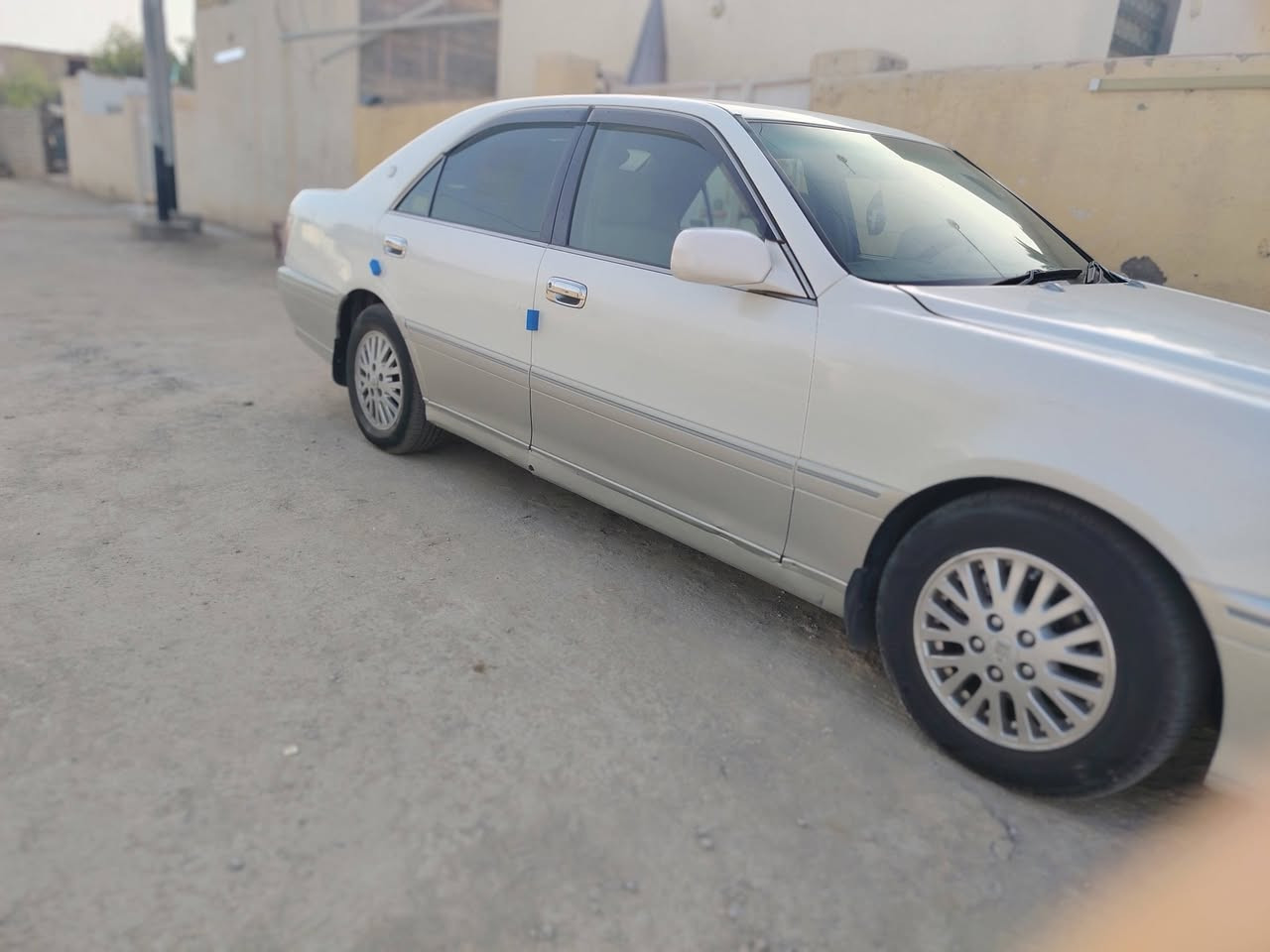 ملكه كصه جنطه
السياره مجهزها على ايدي كلشي شغال شرط بس تبريدها عوزه شغلات بسيطه كلش مكينه ففتي اقتصاديه كلش

السعر 30 وبيها مجال مكاني ناصريه سوق الشيوخ 

***********
