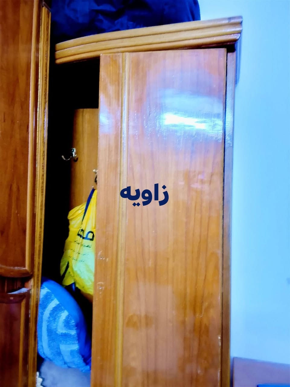 السلام عليكم ورحمه الله وبركاته اخواني الاعزاء غرفه اخشاب صاج
تفصال ثقيل كنتور ٦ابواب مع ملاحق4 مكاني الحسينيه الراشديه 
للاستفسار *********** سبب البيع محتاج والغرفه أحله من الصور
