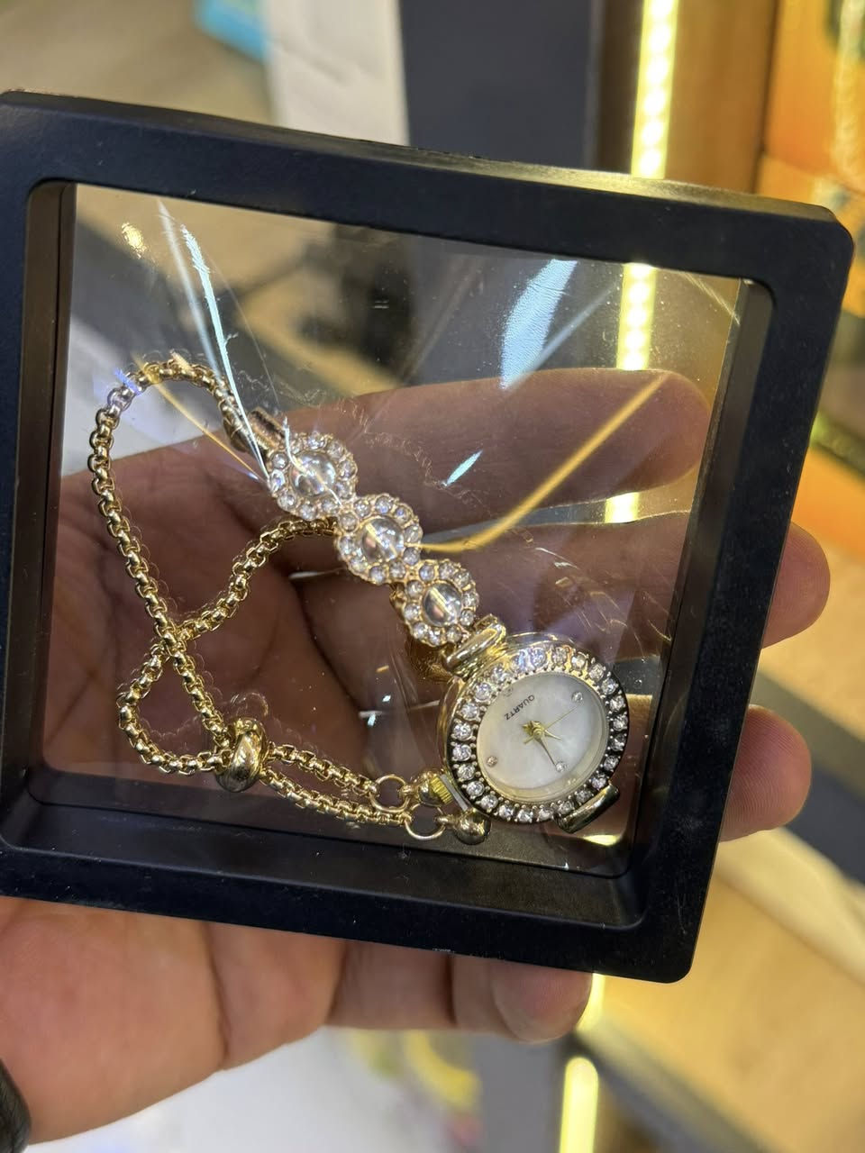 ساعه نسائية خلقه و خلاق 
متوفرة الأن 
يم مكتب جاسم للموبايل 
العنوان ناحية الزاب قرية شميط 
#جاسم***********
