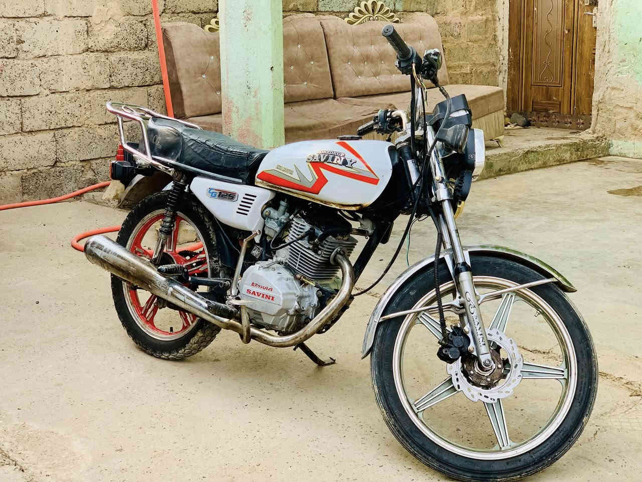 السلام عليكم ماطور سيفان اللبيع موديل ١٩ماطور نضيف محرك بلادي تبريد نشاط فول سلف شغال لايت عالي ناصي كله شغال كهربايات كلها جديده تايرات جدد
السعر خاص 

‭٠٧٨٨ ٦٦٤ ٨٣١١‬
