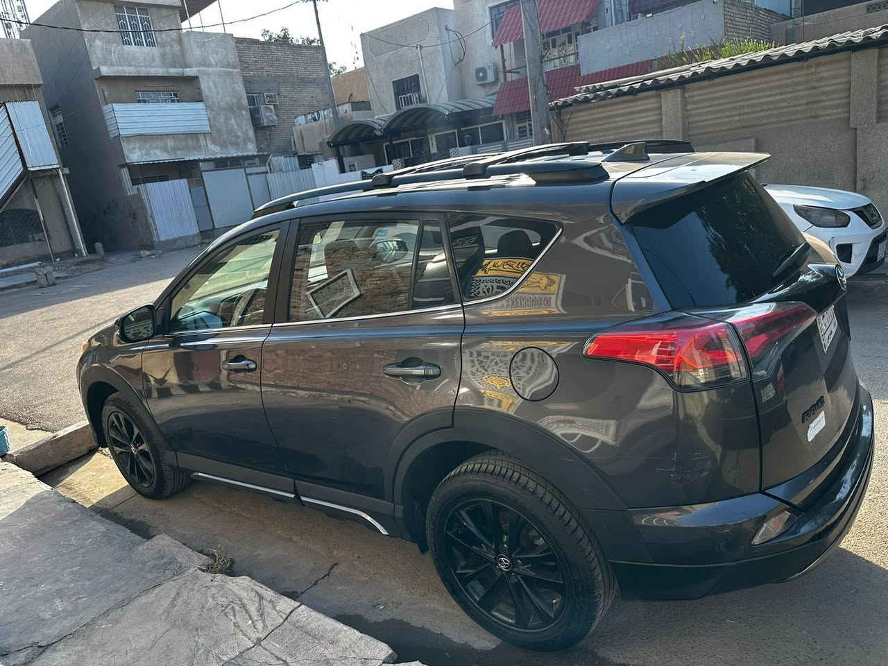 السلام عليكم شباب 

تويوتا RAV4 
موديل 2018
وارد امريكي مواصفات ادفانجر  

مواصفات 
تدفئة تبريد /تحديد مسار /حساس تصادم /سلايت بصمة /ثلاث انضمة قيادة / كامرة خلفية /دفع رباعي /جنطة كهرباء / مثبت سرعة ……

حادث السيارة فقط في امريكا  جاملغ و باب بصف السايق حسب ما موضح في الفحص و توجد بعض الشخوط 

السيارة بسمي ثاني يوم احول الك الملكية 
موقع السيارة بغداد مجمع ايادي العدل 

السعر المطلوب 178 $ 

الرقم *********** 

غير متواجد على الفيس
